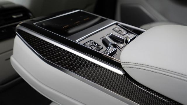 2022 Audi A8 S8  第9張相片