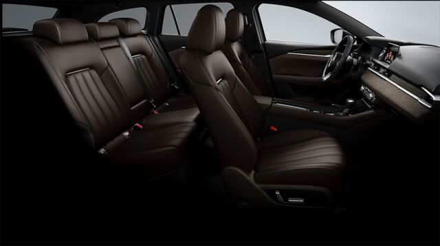 2022 Mazda 6 Wagon 黑艷版  第3張相片