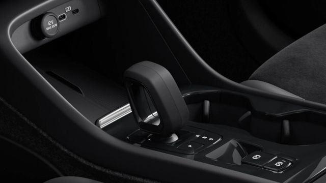 2023 Volvo XC40 T2  第5張相片