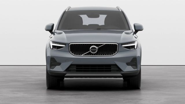 2023 Volvo XC40 B4  第1張相片