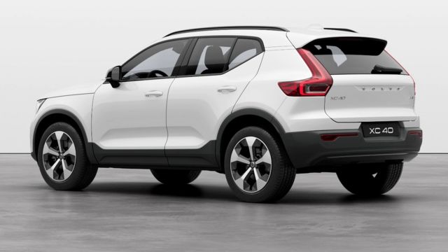 2023 Volvo XC40 B5  第3張相片