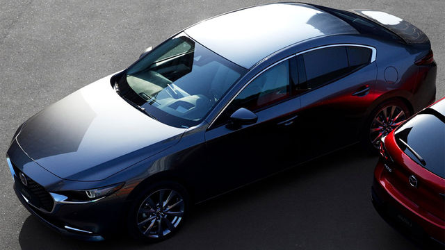 2023 Mazda 3 4D 20S Signature  第1張相片