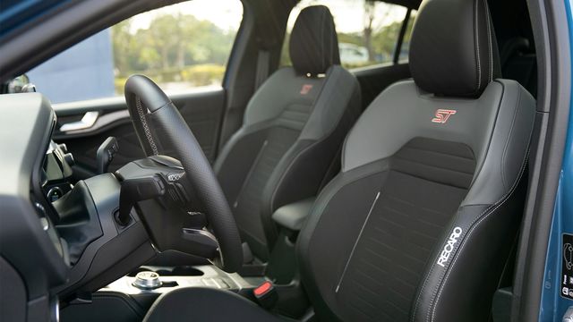 2022 Ford Focus 5D ST 6MT  第7張相片