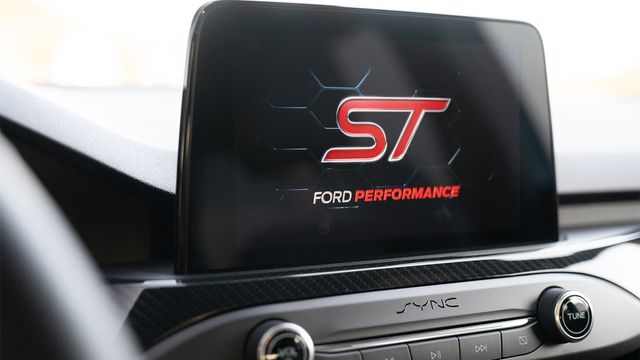 2022 Ford Focus 5D ST 6MT  第8張相片