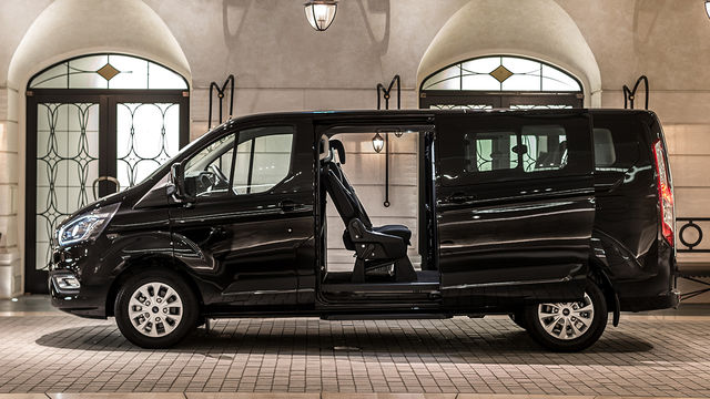 2022 Ford Tourneo Custom 八座尊爵型  第2張相片