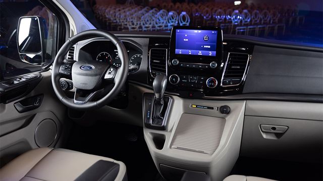 2022 Ford Tourneo Custom 八座尊爵型  第6張相片