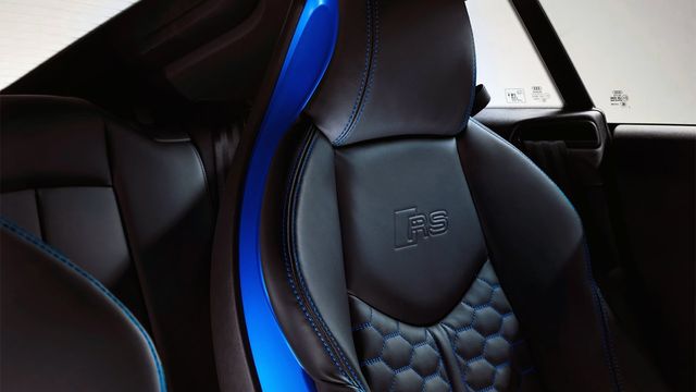 2023 Audi TT RS  第8張相片