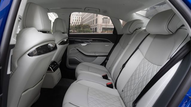 2023 Audi A8 S8  第8張相片