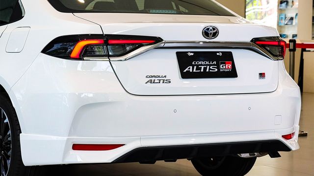 2023 Toyota Corolla Altis 1.8 GR Sport  第2張相片