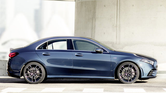 2023 M-Benz A-Class Sedan AMG A35 4MATIC  第3張相片