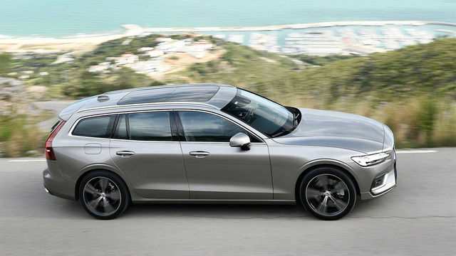 2023 Volvo V60 Plus Recharge T8  第3張相片