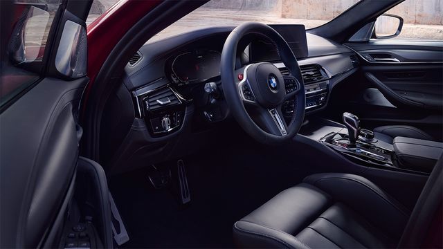 2023 BMW 5-Series Sedan M550i xDrive  第1張相片