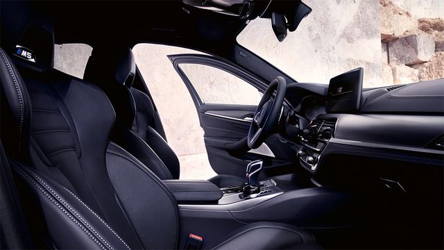 2023 BMW 5-Series Sedan M550i xDrive  第2張相片