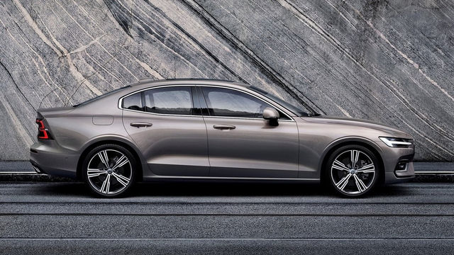 2023 Volvo S60 Plus B4  第2張相片
