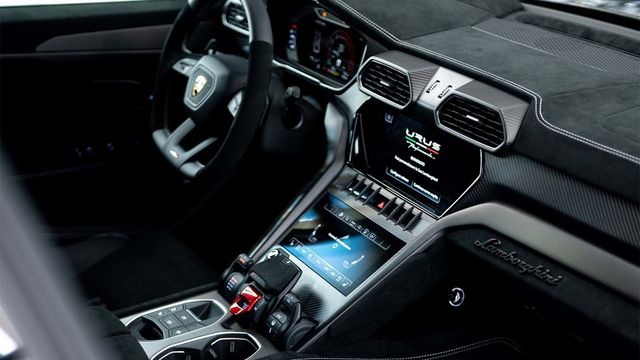2023 Lamborghini Urus Performante  第9張相片