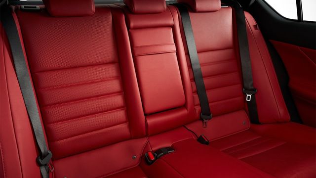 2023 Lexus IS 300h F Sport版  第9張相片