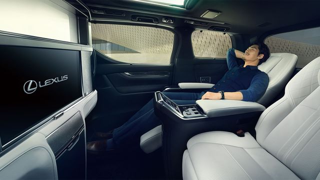 2023 Lexus LM 300h四人座  第4張相片