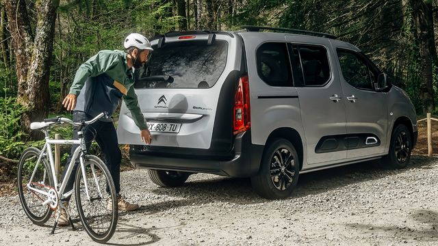 2023 Citroen Berlingo Feel M五人座Modutop全景玻璃車頂  第4張相片
