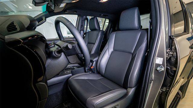 2023 Toyota Hilux 2.8  第8張相片