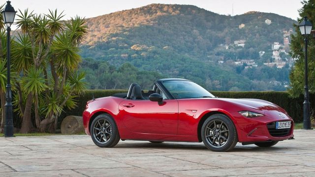 2023 Mazda MX-5 2.0  第1張相片