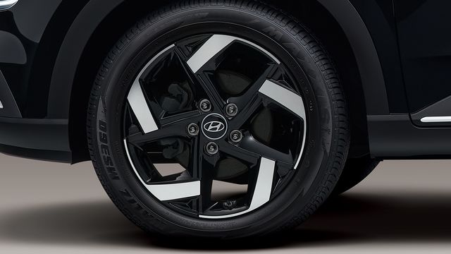 2023 Hyundai Venue GLB 懷特黑B&W  第3張相片