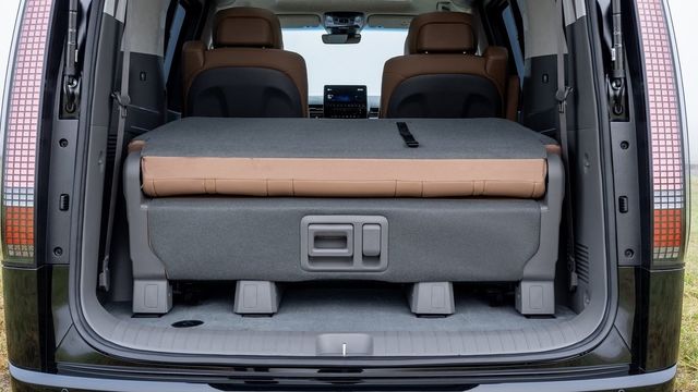 2023 Hyundai Staria GLD-C  第10張相片