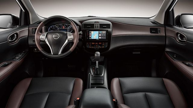 2023 Nissan Tiida 5D J  第7張相片