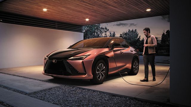 2023 Lexus RZ 450e  第3張相片