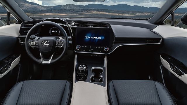 2023 Lexus RZ 450e  第4張相片