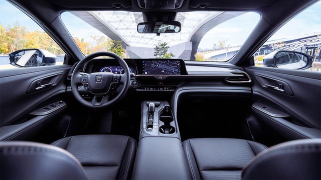2023 Toyota Crown 貴族版  第6張相片