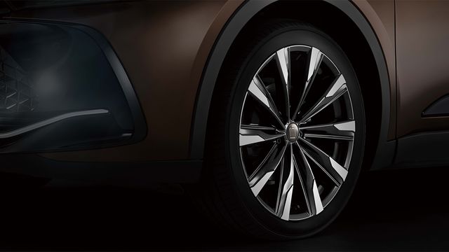 2023 Toyota Crown 皇家版  第5張相片