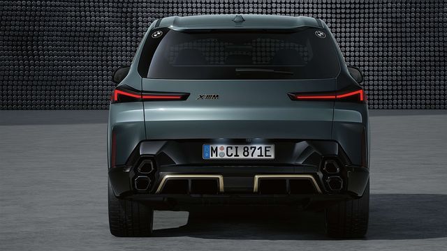 2023 BMW XM V8 Hybrid  第2張相片