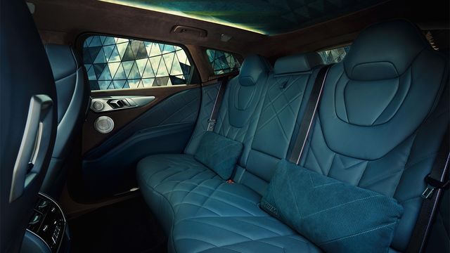 2023 BMW XM V8 Hybrid  第9張相片