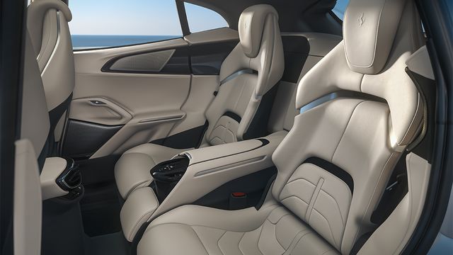 2023 Ferrari Purosangue V12  第7張相片