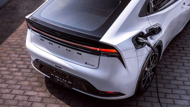 2023 Toyota Prius PHEV 2.0鉑金  第4張相片
