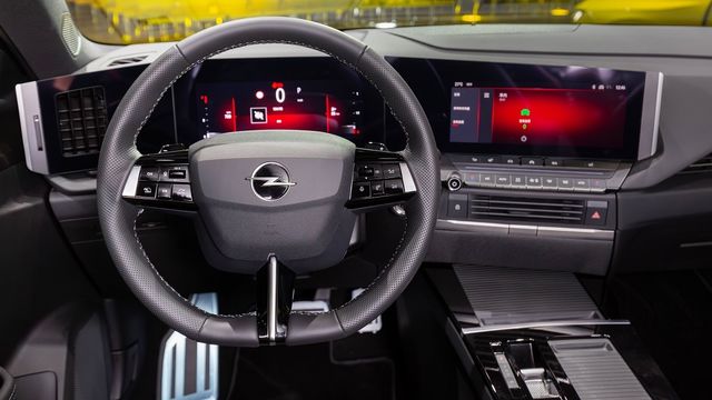 2023 Opel Astra 1.2  GS Premium旗艦版  第6張相片
