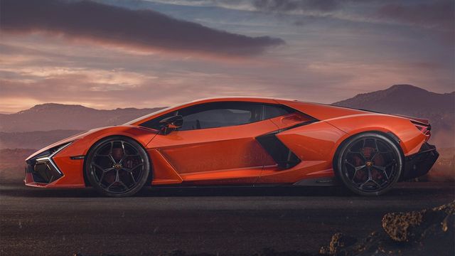 2024 Lamborghini Revuelto V12 Hybrid  第2張相片