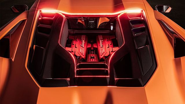 2024 Lamborghini Revuelto V12 Hybrid  第10張相片