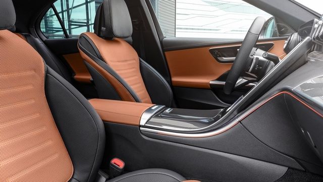 2024 M-Benz C-Class Sedan C200  第4張相片