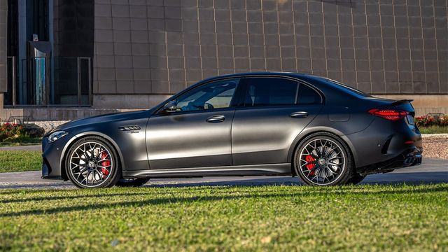 2024 M-Benz C-Class Sedan AMG C63 S E Performance  第3張相片