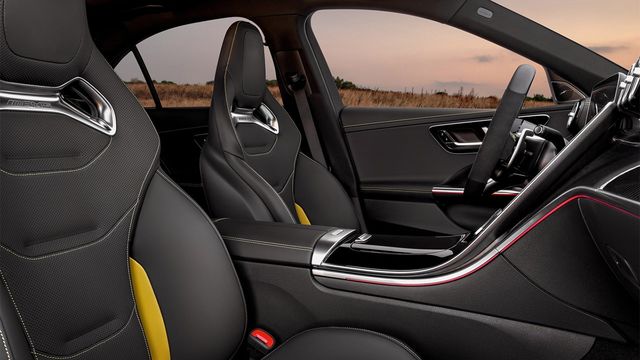 2024 M-Benz C-Class Sedan AMG C63 S E Performance  第9張相片