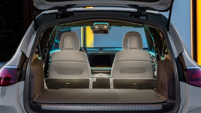 2024 M-Benz E-Class Estate E200運動版  第10張相片