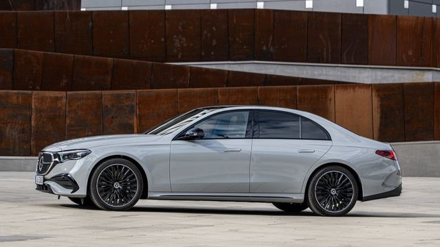 2024 M-Benz E-Class Sedan E300運動版  第2張相片