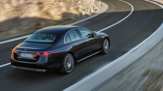 2024 M-Benz E-Class Sedan E300 Exclusive  第2張相片