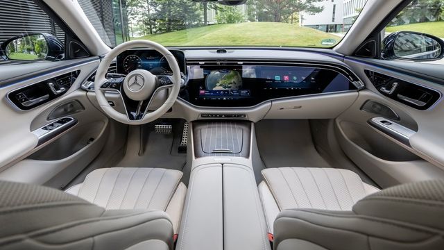 2024 M-Benz E-Class Sedan E300 Exclusive  第6張相片