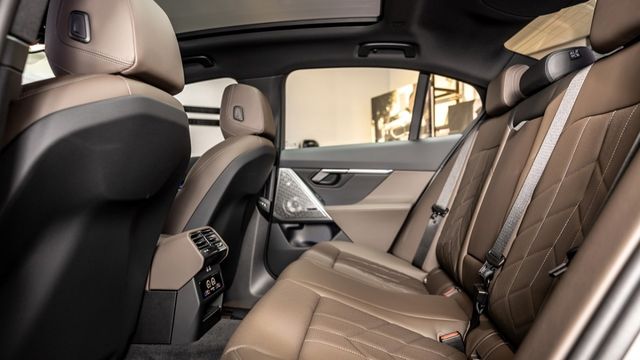 2024 BMW 5-Series Sedan 520i M Sport  第9張相片