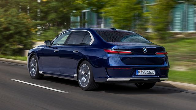 2024 BMW 7-Series 735i Luxury  第9張相片
