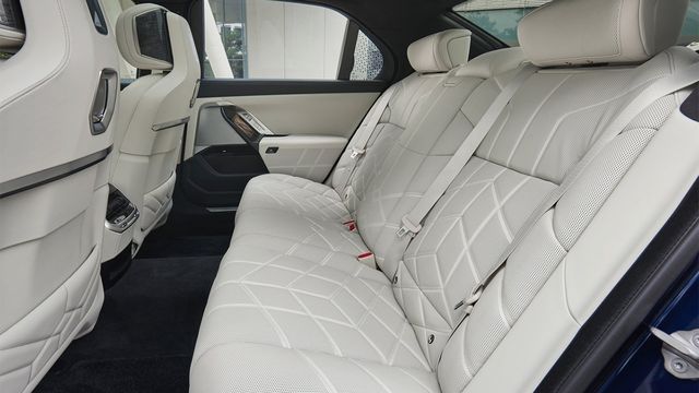 2024 BMW 7-Series 740i Luxury  第5張相片