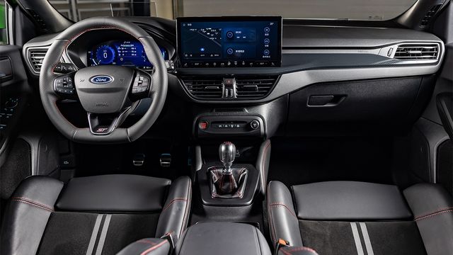 2024 Ford Focus 5D ST X 6MT  第6張相片