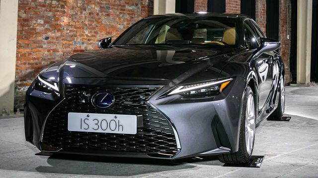 2024 Lexus IS 300h豪華版  第1張相片